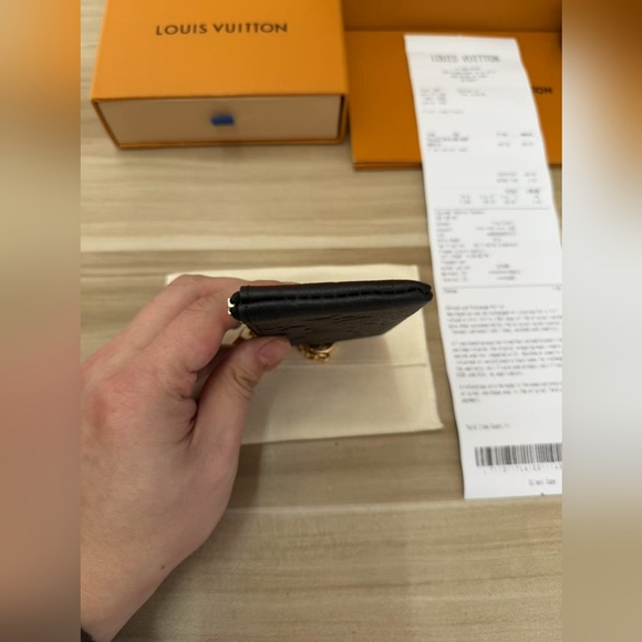 Louis Vuitton Key Pouch - Picture 4 of 15